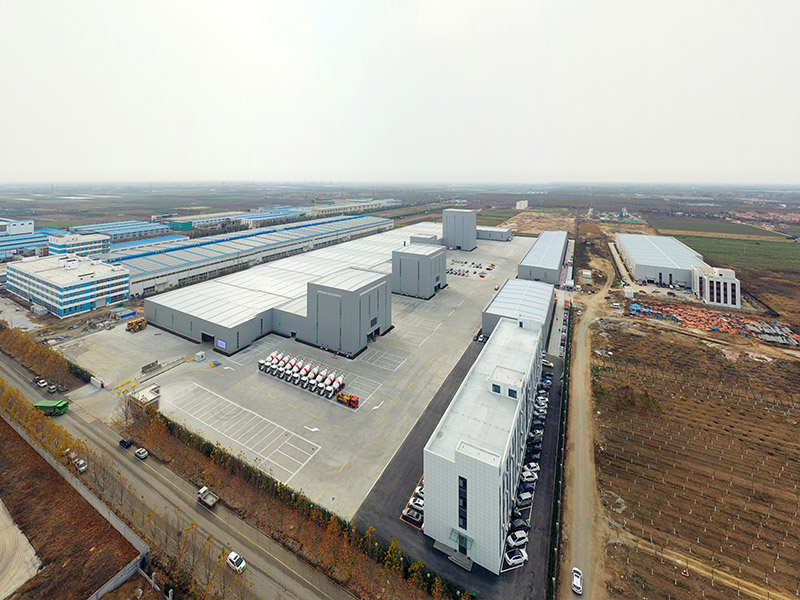 bengkel logam dengan tingkap