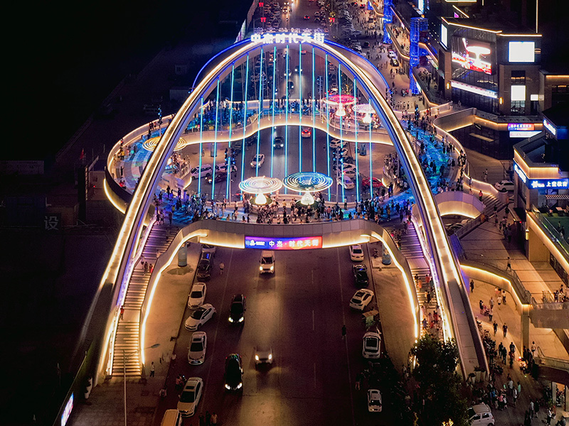 Kentsel Yaya Köprüsü İçin Önceden Üretilmiş Çelik Çerçeve Çözümü