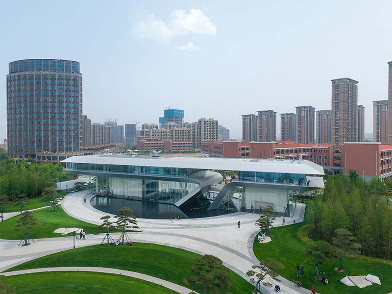 Rozwiązanie hali wystawowej z lekkimi profilami stalowymi