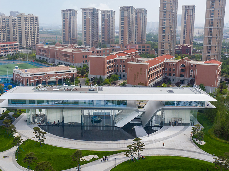 Rozwiązanie hali wystawowej z lekkimi profilami stalowymi