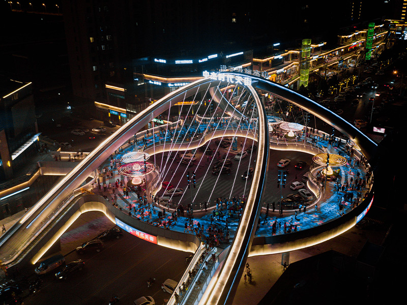 Kentsel Yaya Köprüsü İçin Önceden Üretilmiş Çelik Çerçeve Çözümü