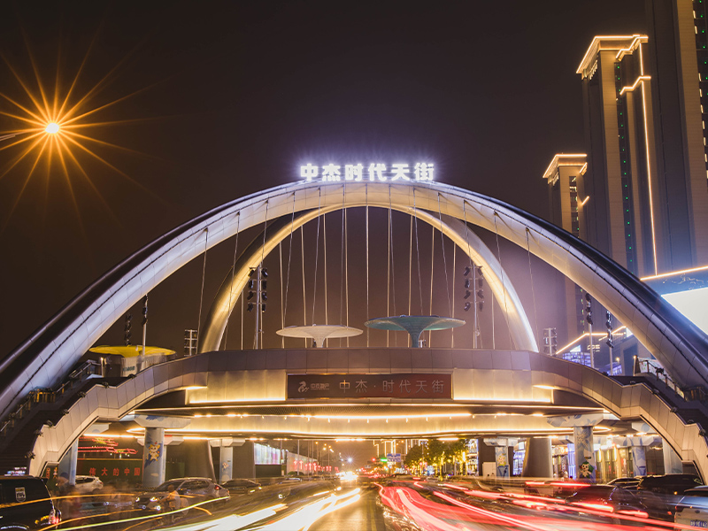 Kentsel Yaya Köprüsü İçin Önceden Üretilmiş Çelik Çerçeve Çözümü