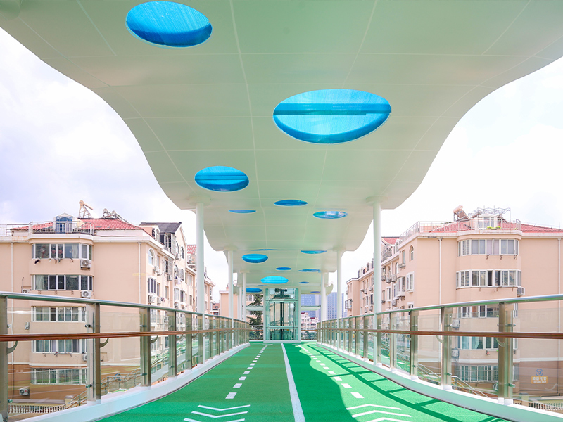 Portal çerçeveli metal sundurma ile yaya üst geçidi